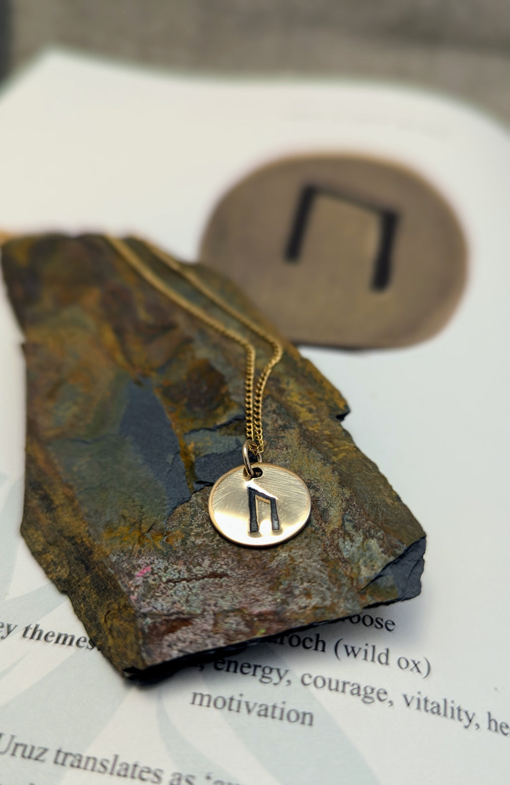 Rune -Uruz- Strength, endurance, power, courage and energy – Brelokz