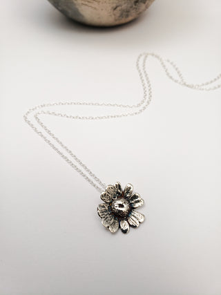 Silver chamomile flower necklace