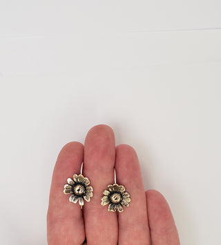 Chamomile flower earrings in bronze
