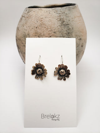 Chamomile flower earrings in bronze