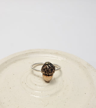 Oak acorn ring in bronze and silver