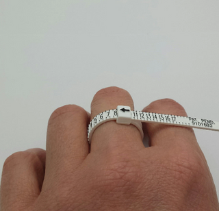 Ring sizer, Tool to measure the size of your finger