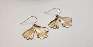 Ginkgo earrings in bronze