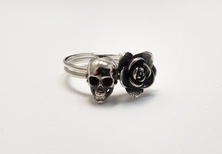Skeleton and Flower double ring in silver