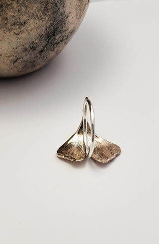 Ginkgo leaf ring in bronze and silver